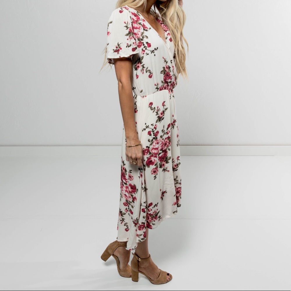 *MUST GO* Beautiful Floral Red Green Design Dress - Picture 3 of 5